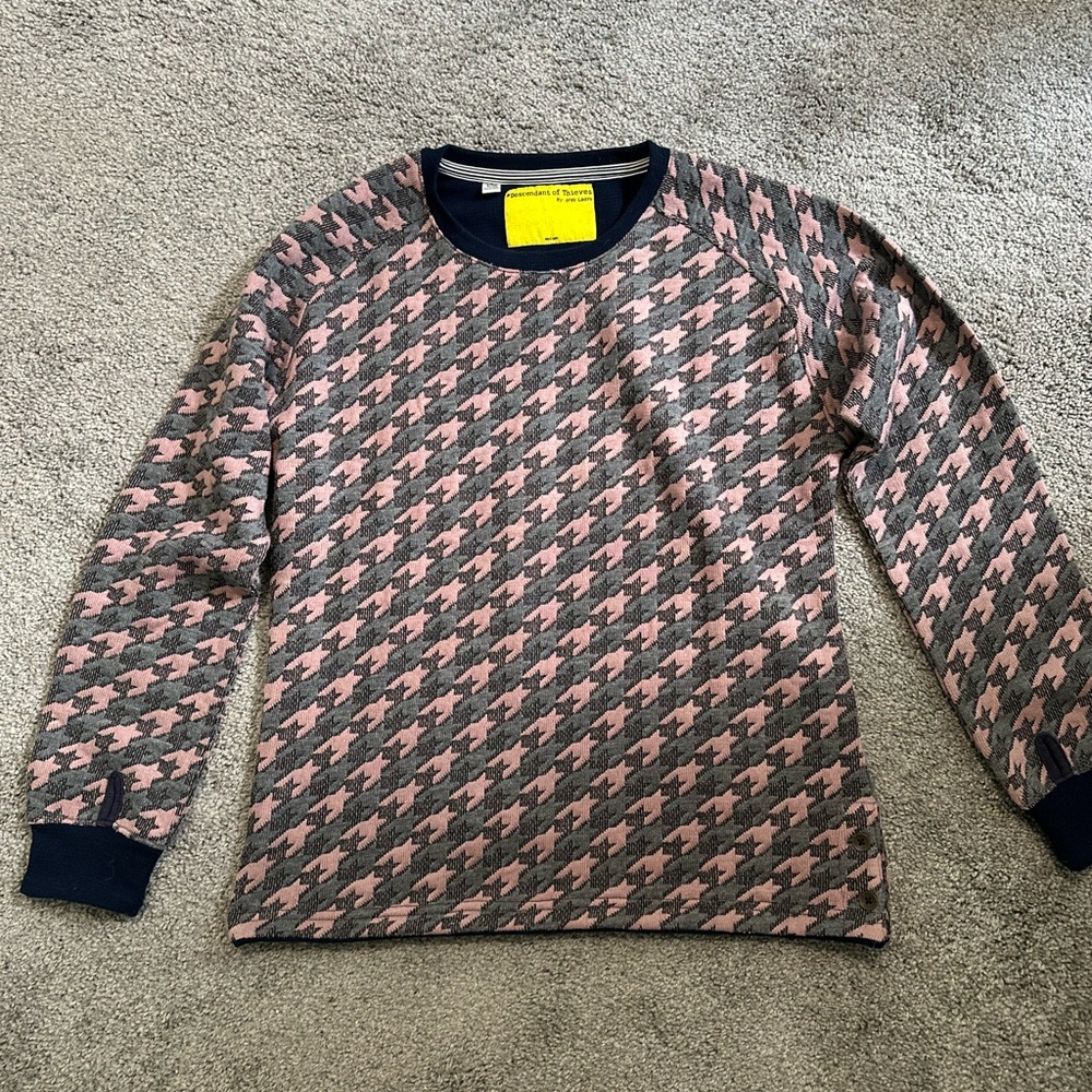 Decent of Thieves sweater by Dres Ladro.